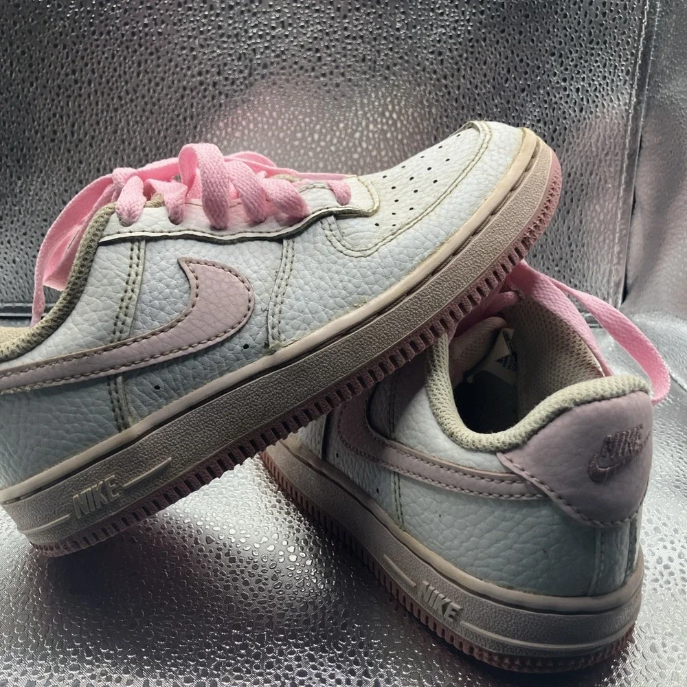 Girls' Nike Air Force 1 Low white Pink Foam Size 13 c